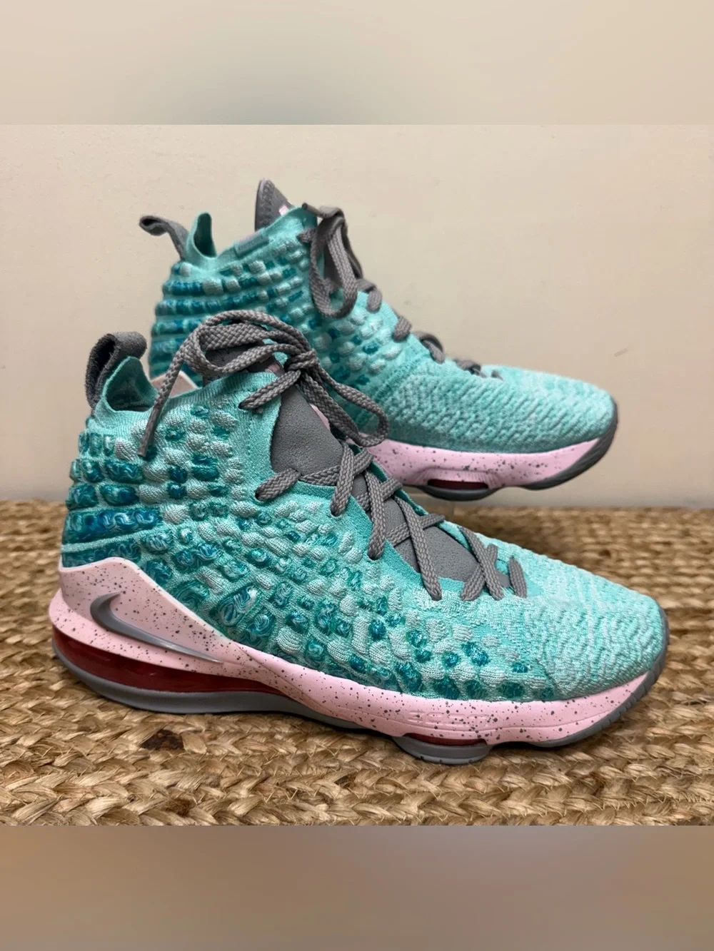 Nike LeBron 17 South Beach Youth 6.5